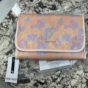 NWT Nine West Hanging Travel Organizer